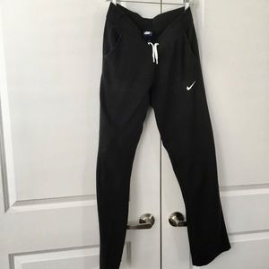 NIKE woman’s sports pants size S